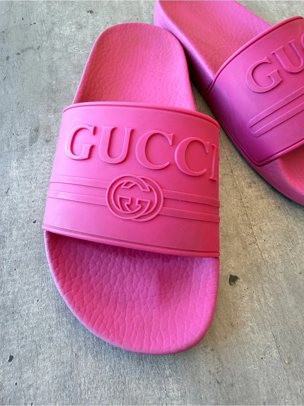 Gucci Hot Pink Rubber Logo Slide Sandals EU 35